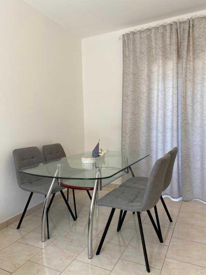 Apartments Mikecin Novigrad  Exterior photo